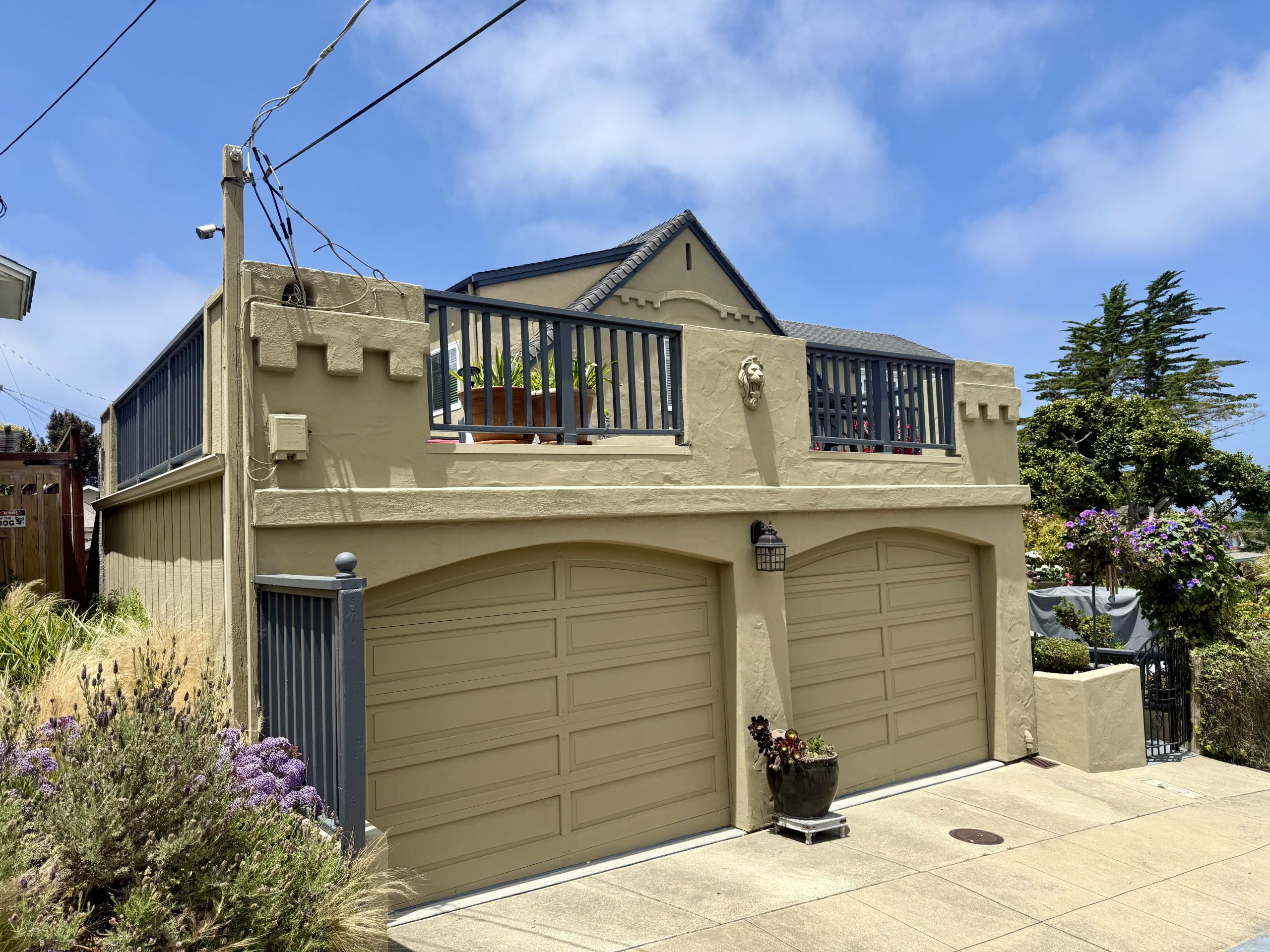 Garage with roof patio