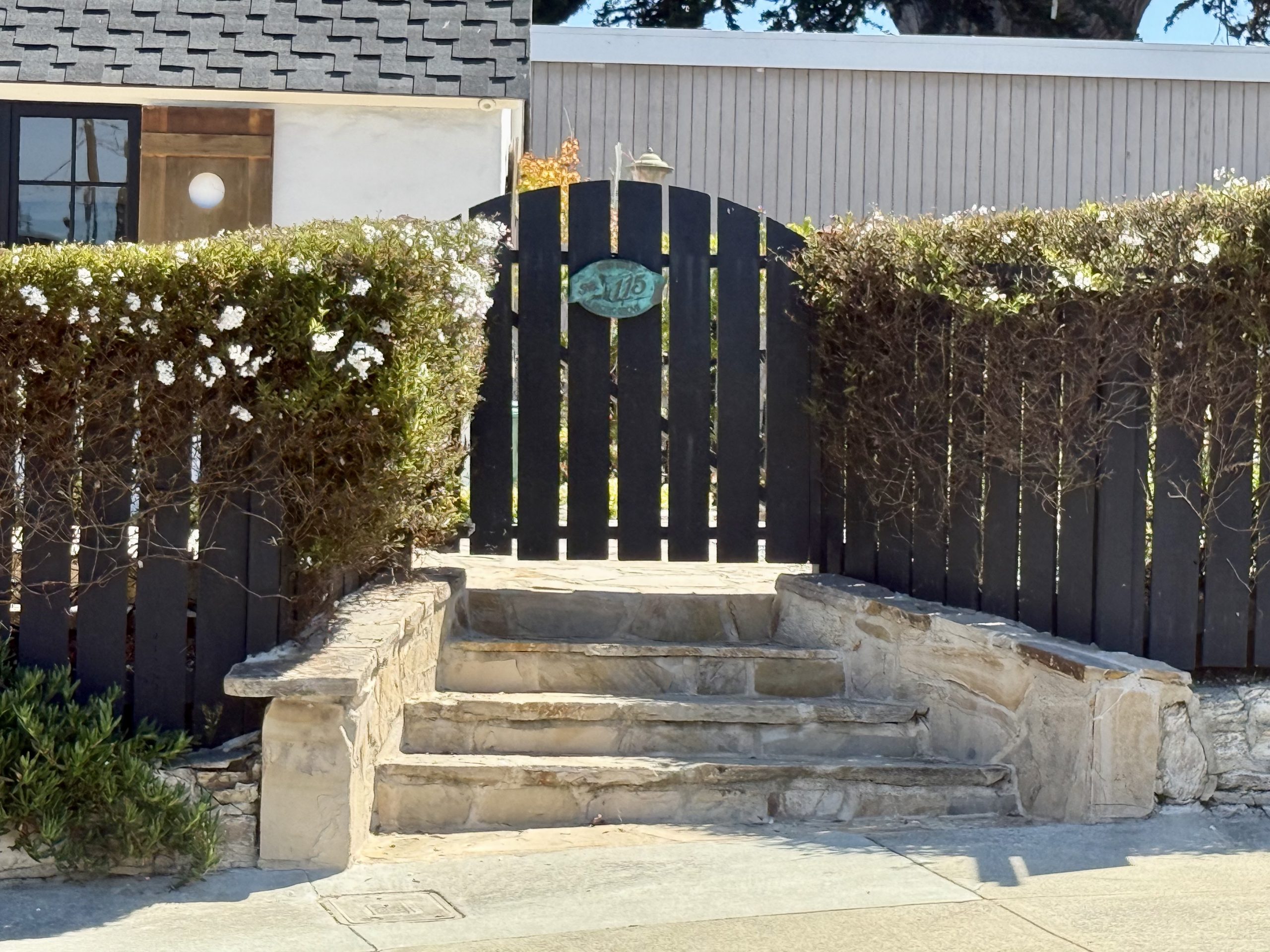 Gate